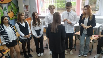 Заняття учнів ліцею № 4 із соціальним педагогом Заняття учнів ліцею № 4 із соціальним педагогом