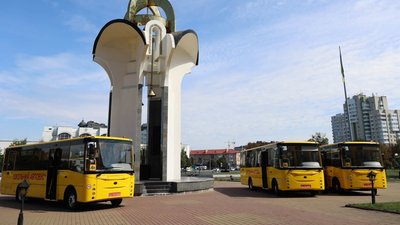 Автобуси отримали у Любомльській, Ратнівській та Шацькій громадах Волині