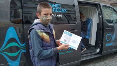 Кабінет на колесах: Кропивничанам безкоштовно перевіряли слух Кабінет на колесах: Кропивничанам безкоштовно перевіряли слух