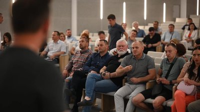 Понад 100 підприємств на Закарпатті не можуть знайти працівників, попри приріст населення на 30%, — голова ОВА Понад 100 підприємств на Закарпатті не можуть знайти працівників, попри приріст населення на 30%, — голова ОВА