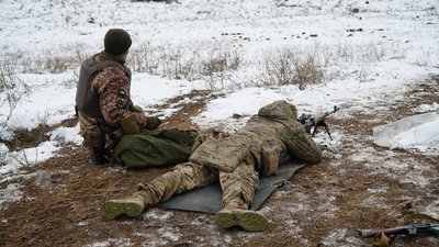 Стрільба з гранатомета та тактика бою. Бійці 128 бригади ТрО на полігоні навчають солдатів Стрільба з гранатомета та тактика бою. Бійці 128 бригади ТрО на полігоні навчають солдатів