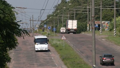 "Почали робити і замовкло все": як виглядає дорога з Рівного в бік Луцька. РЕПОРТАЖ