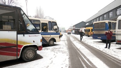 На Івано-Франківщині поліцейські перевірятимуть технічний стан вантажівок, маршруток та таксі На Івано-Франківщині поліцейські перевірятимуть технічний стан вантажівок, маршруток та таксі