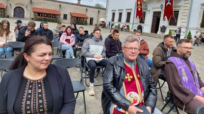 На Тернопільщині провели культурно-мистецький захід для військовослужбовців ЗСУ На Тернопільщині провели культурно-мистецький захід для військовослужбовців ЗСУ