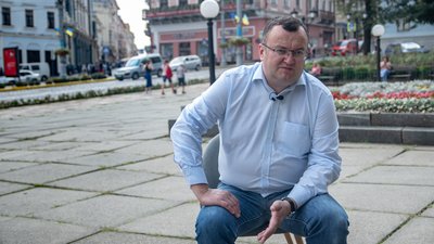 Олексій Каспрук втретє балотуватиметься в мери Чернівців: що про нього відомо