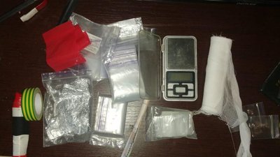 У місті на Волині викрили злочинну групу, яка причетна до наркобізнесу У місті на Волині викрили злочинну групу, яка причетна до наркобізнесу