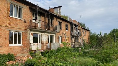 75 людей та 5 вантажівок з будматеріалами: на Чернігівщині рівненські волонтери відбудовують зруйновні будинки 75 людей та 5 вантажівок з будматеріалами: на Чернігівщині рівненські волонтери відбудовують зруйновні будинки
