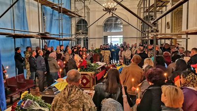У Луцьку провели в останню путь загиблих бійців Ігоря Бохонюка і Романа Волошкіна У Луцьку провели в останню путь загиблих бійців Ігоря Бохонюка і Романа Волошкіна