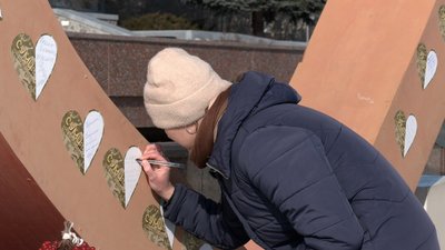 В обласному центрі провели акцію "Суми — рік незламності" В обласному центрі провели акцію "Суми — рік незламності"