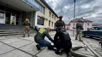 За 7000 доларів перевозив через кордон чоловіків: закарпатця затримали за організацію незаконного переправлення