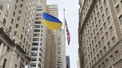 Майорітиме до перемоги. У центрі Нью-Йорка підняли український прапор