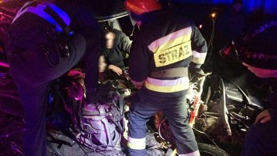 На Чернігівщині легковик зіткнувся із фурою: травмувалися двоє людей На Чернігівщині легковик зіткнувся із фурою: травмувалися двоє людей