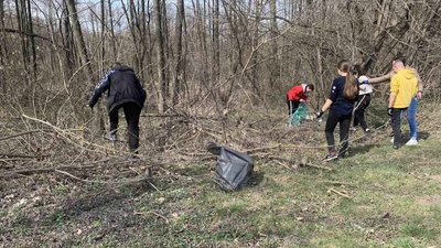 Розчистили понад 100 звалищ: вінничани упродовж місяця збиралися на толоки Розчистили понад 100 звалищ: вінничани упродовж місяця збиралися на толоки