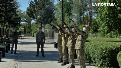 Ольгу Нікішину ховають на Алеї Героїв Ольгу Нікішину ховають на Алеї Героїв
