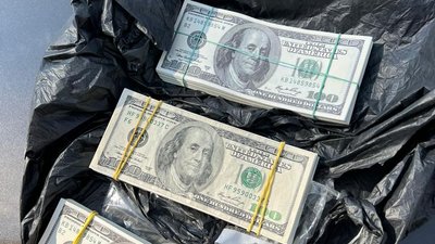 30 тис. дол. за вирішення земельних питань: у Києві викрили адвоката і його спільника