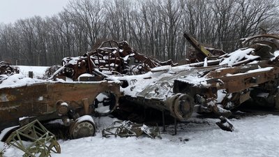 На Полтавщині досліджують знищену техніку армії РФ На Полтавщині досліджують знищену техніку армії РФ