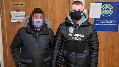 На Дніпропетровщині викрили іноземця, який намагався скласти іспит за іншого