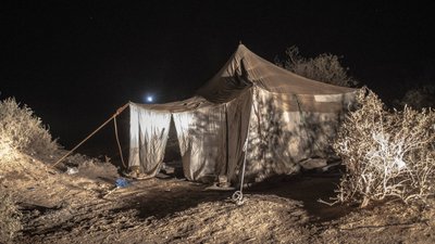 У Катарі футбольним фанам пропонують поселитися у наметах посеред пустелі перед стартом чемпіонату світу-2022