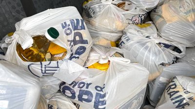 У Запорізькій області волонтери розвозять гуманітарну допомогу жителям прифронтових громад У Запорізькій області волонтери розвозять гуманітарну допомогу жителям прифронтових громад