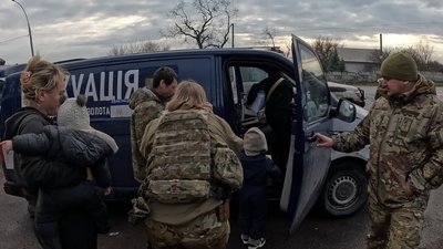 Евакуація, війна, діти, Дніпро