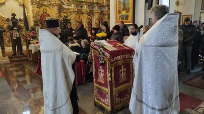 У Полтаві прощаються з Іллею Левченком, який загинув на війні з Росією У Полтаві прощаються з Іллею Левченком, який загинув на війні з Росією