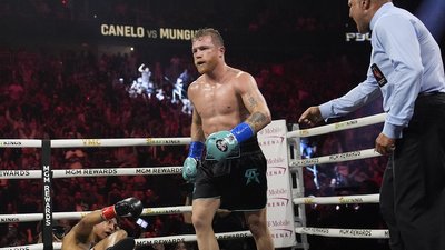 Сауль "Канело" Альварес у поєдинку за абсолютного чемпіона з Хайме Мунгуєю, травень 2024.
