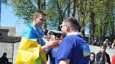 "Біг за перемогу" – на Житомирщині понад 200 людей взяли участь у спортивно-патріотичному забігу "Біг за перемогу" – на Житомирщині понад 200 людей взяли участь у спортивно-патріотичному забігу