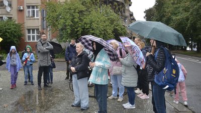 В Ужгороді провели екскурсію для військових та їх родин В Ужгороді провели екскурсію для військових та їх родин