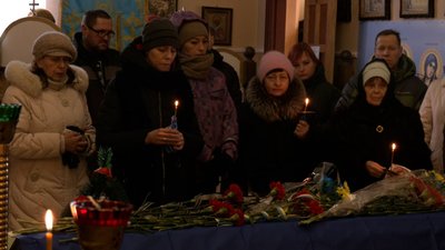 “Дуже відкрита і чуйна людина”. У Сумах попрощалися з захисником Сергієм Головачем “Дуже відкрита і чуйна людина”. У Сумах попрощалися з захисником Сергієм Головачем