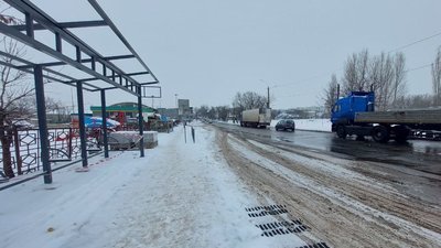 Снігові накати та мороз: яка ситуація на дорогах Миколаївщини Снігові накати та мороз: яка ситуація на дорогах Миколаївщини