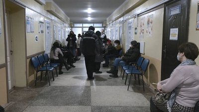 Навантаження утричі більше: як працюють медики в умовах нової хвилі COVID-19 Навантаження утричі більше: як працюють медики в умовах нової хвилі COVID-19