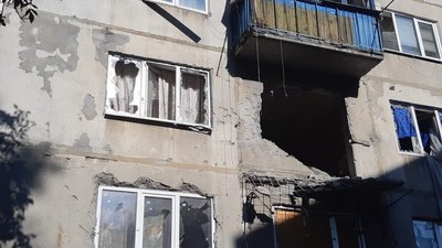 5 серпня російські окупанти відкрили вогонь по житлових будинках Красногорівки. 5 серпня російські окупанти відкрили вогонь по житлових будинках Красногорівки.