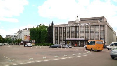 Письменник Василь Врублевський написав книгу про історію житомирського театру Письменник Василь Врублевський написав книгу про історію житомирського театру