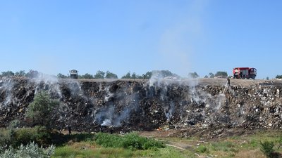 У Вітовському районі Миколаївщини горить сміттєзвалище У Вітовському районі Миколаївщини горить сміттєзвалище