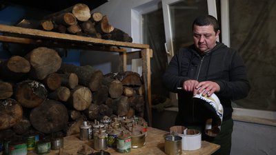 Волонтерять усім селом. У Великому Кучурові Чернівецької області впродовж року війни допомагають військовим