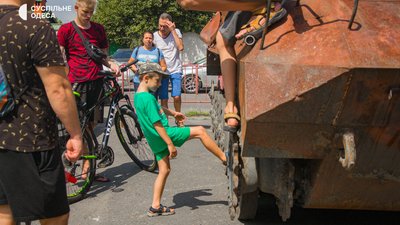 В Одесі з'явилася виставка знищеної техніки росіян. ФОТОРЕПОРТАЖ В Одесі з'явилася виставка знищеної техніки росіян. ФОТОРЕПОРТАЖ