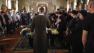 У Хмельницькому попрощалися із загиблими захисниками Василем Слободою та Олегом Нагорним У Хмельницькому попрощалися із загиблими захисниками Василем Слободою та Олегом Нагорним
