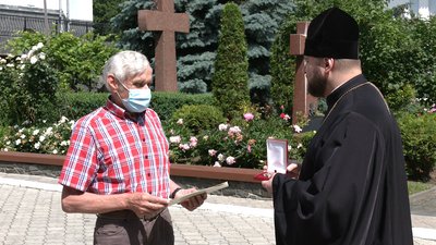 ПЦУ подякувала рівненським медикам за боротьбу з COVID. Хто і що отримав ПЦУ подякувала рівненським медикам за боротьбу з COVID. Хто і що отримав