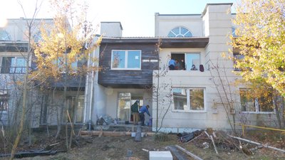 На Івано-Франківщині волонтери БУР-табору ремонтують житло для десяти дітей з Маріуполя На Івано-Франківщині волонтери БУР-табору ремонтують житло для десяти дітей з Маріуполя