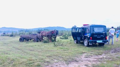 Прикарпатські поліцейські за день затримали чотирьох крадіїв гравію Прикарпатські поліцейські за день затримали чотирьох крадіїв гравію