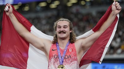 Ітан Кацберг після того, як став чемпіоном світу-2025 з метання молота