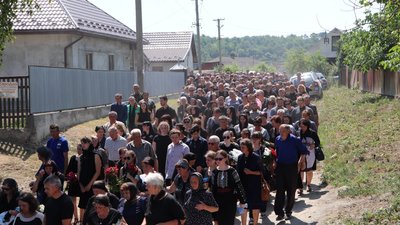 На Тернопільщині провели в останню путь бійця Миколу Дитка