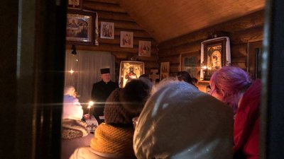 З Вифлеємським вогнем та різдвяними віночками. У Києві вшанували пам'ять Героїв Небесної Сотні З Вифлеємським вогнем та різдвяними віночками. У Києві вшанували пам'ять Героїв Небесної Сотні