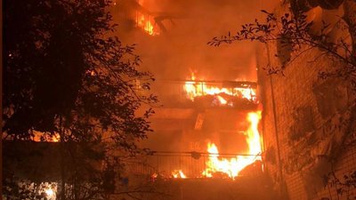 Вночі армія РФ обстріляла Херсон: одна людина загинула, є поранені