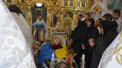 На Закарпатті попрощалися із полеглим на війні Іваном Поповичем