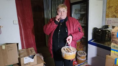Майже щотижня на передову: волонтери "Станції добра" на Волині черговий раз їдуть на схід Майже щотижня на передову: волонтери "Станції добра" на Волині черговий раз їдуть на схід