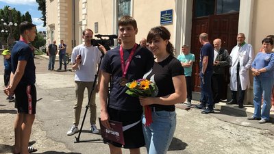 Максим Радик з матір'ю Максим Радик з матір'ю