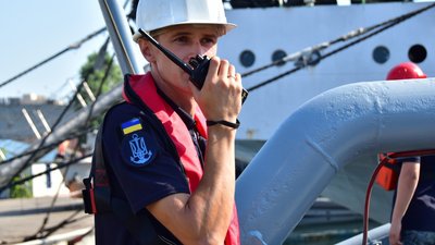 Водолази ВМС прибули до Румунії, щоб взяти участь у військових навчаннях "Дайв–2021" Водолази ВМС прибули до Румунії, щоб взяти участь у військових навчаннях "Дайв–2021"