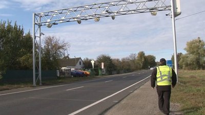 Цілодобовий контроль: на Черкащині встановили майданчики зважування автомобілів Цілодобовий контроль: на Черкащині встановили майданчики зважування автомобілів
