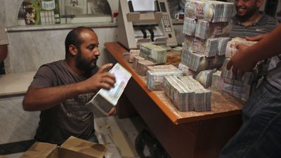 Росія надрукувала для Лівії банкнот на мільярд доларів. Їх арештували на Мальті